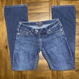 Silver Jeans Tuesday Low Rise. Size 28/33.